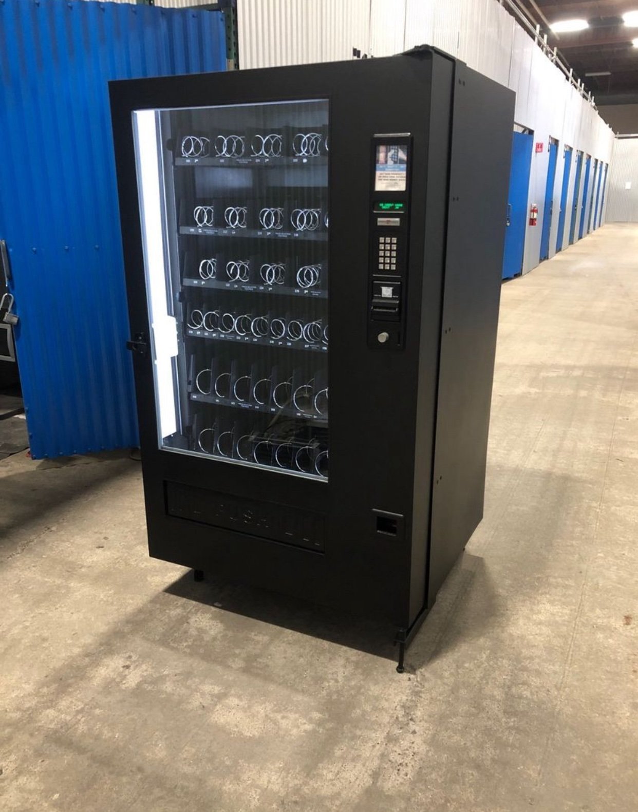 Crane 6500AP Combo vending machine