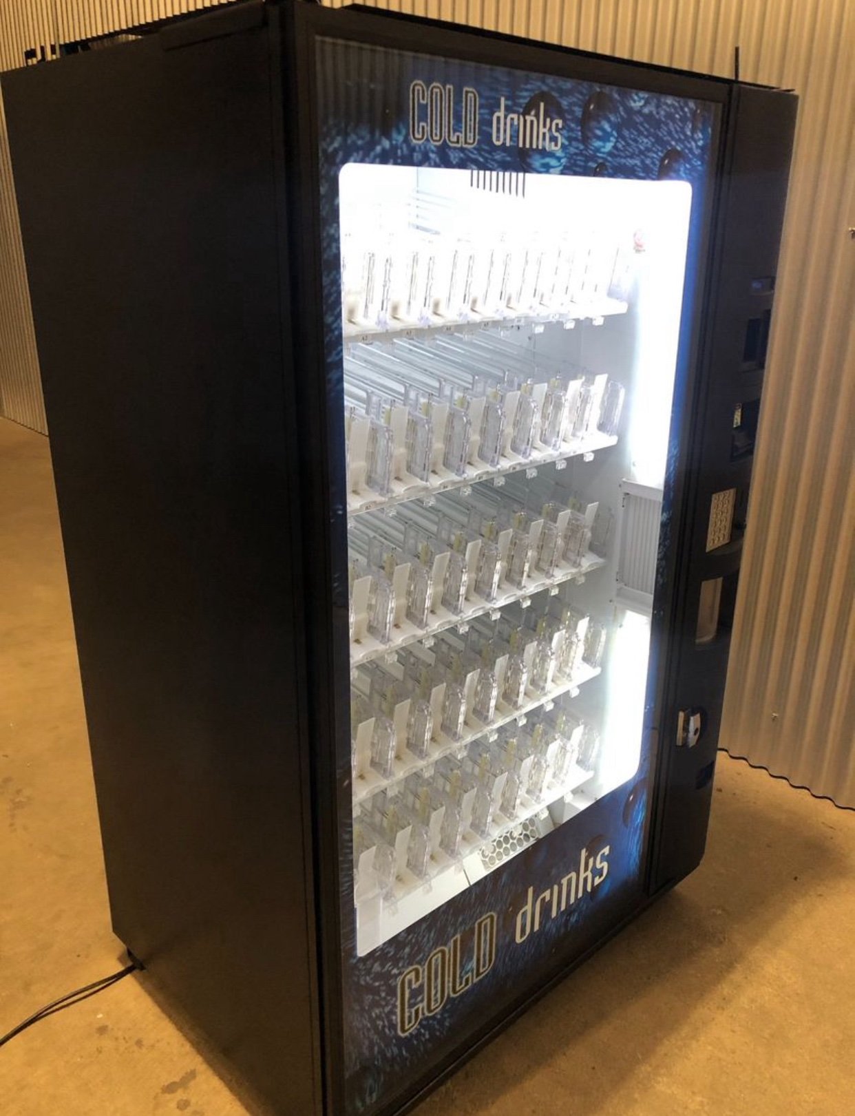 Crane Bevmax 4-5800 Drink Vending Machine Used Crane Bevmax 5800 drink machine, large glass-front elevator beverage vendor - view 2
