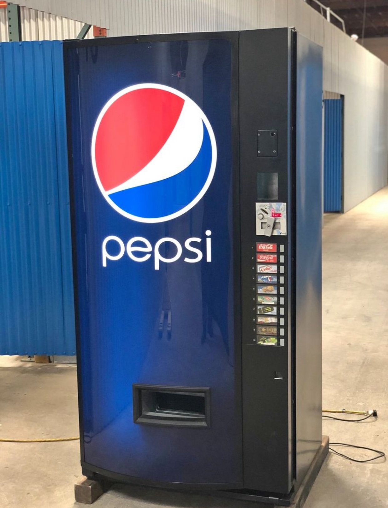 Vendo 680 Drink Vending Machine