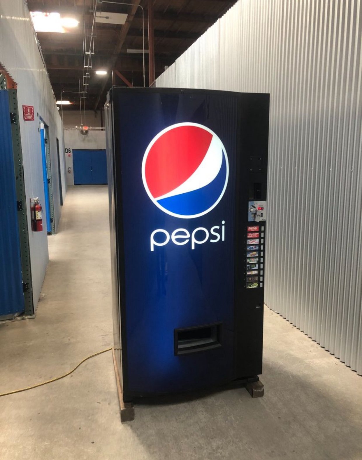 Vendo 680 Drink Vending Machine