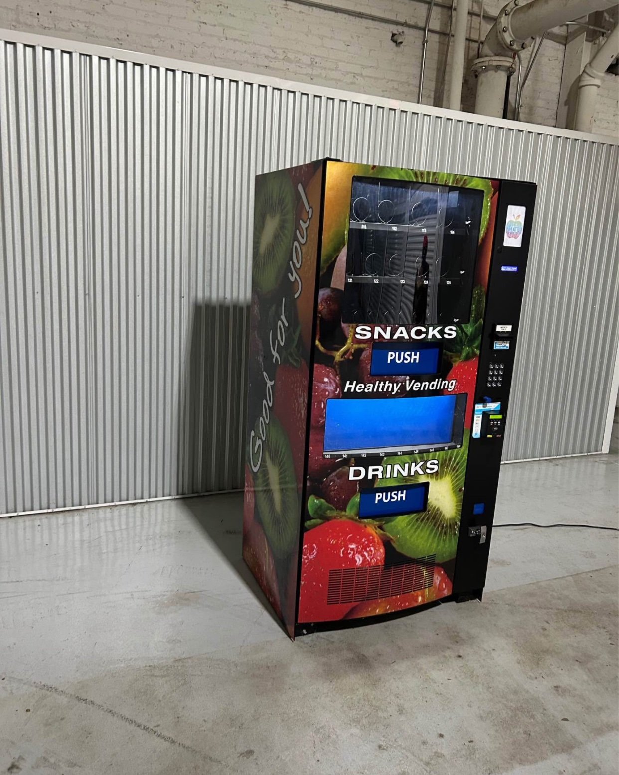Seaga HY2100-9 Healthy Combo Vending Machine w/ credit card reader Used Seaga HY2100 combo with card reader, full-size refrigerated machine - view 3