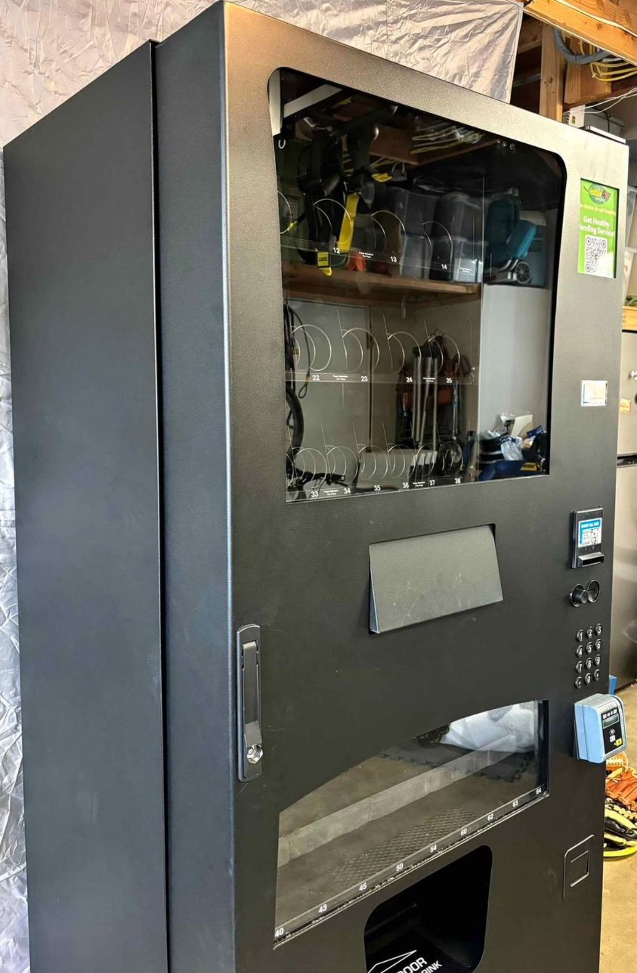 Healthier 4u Combo Vending Machine w/ credit card reader Healthier 4u combo vending machine with card reader - view 2