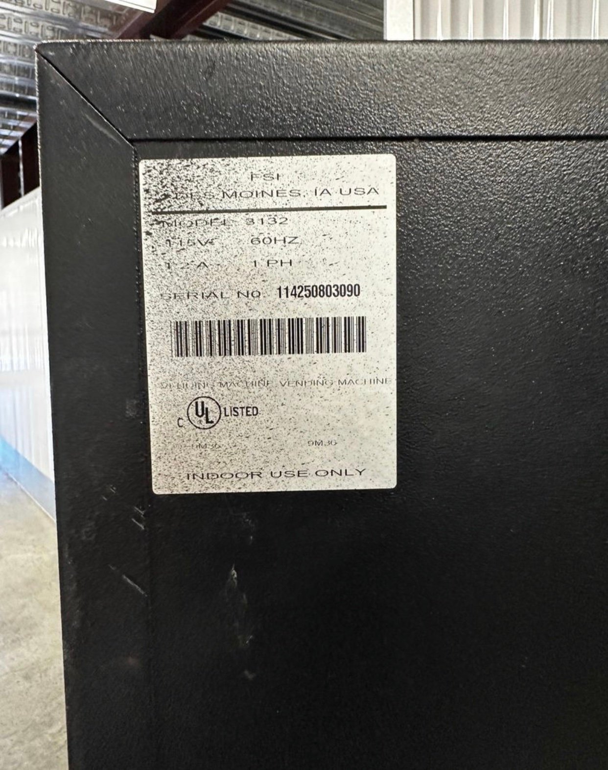 Usi 3132 snack vending machine w/credit card reader