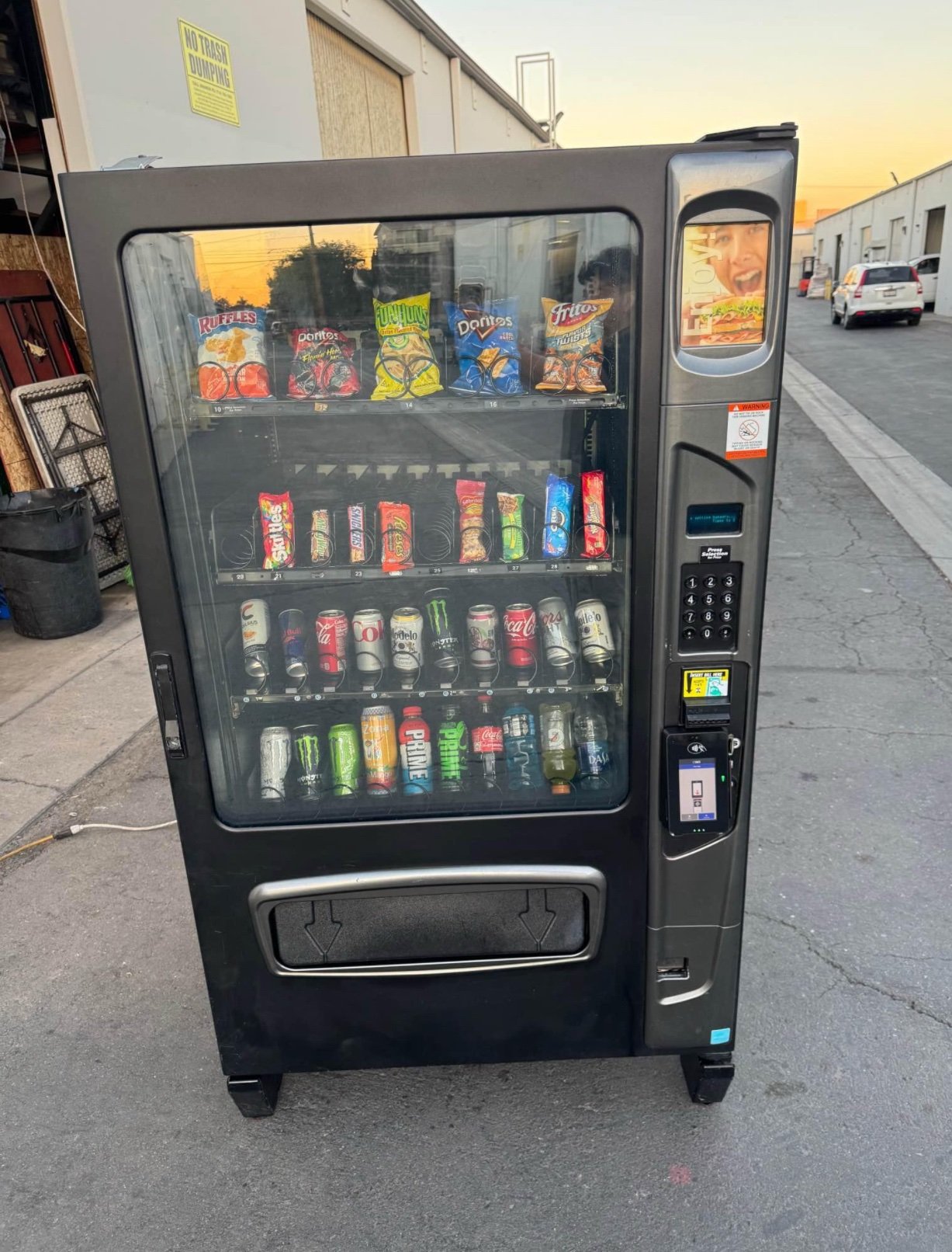 Wittern 3565 Combo Vending Machine with touchscreen/credit card reader