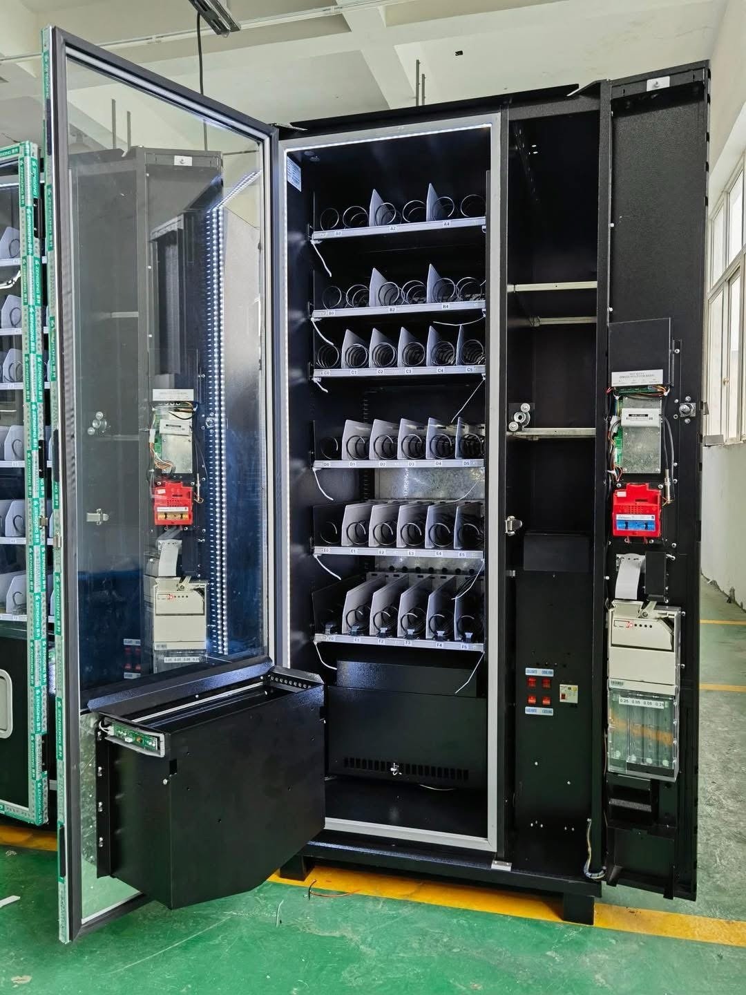 G636 Glass Front Combo Vending Machine