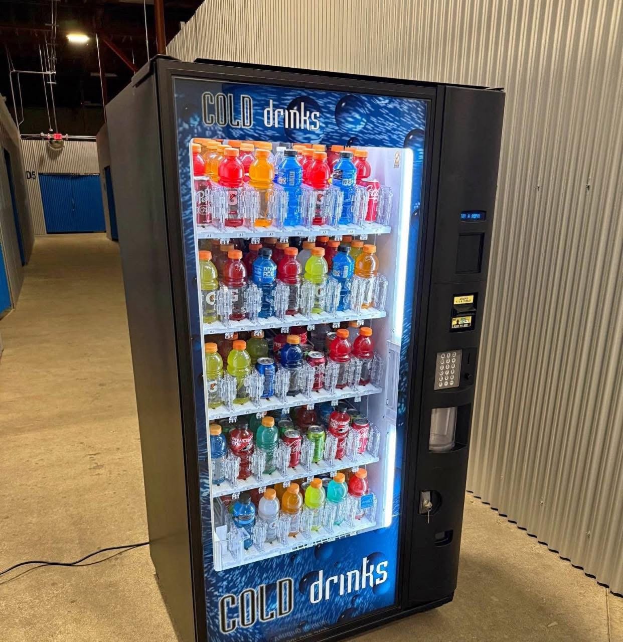 Crane Dixie Narco Bevmax 4-3800 Drink Soda Vending Machine Used Crane Bevmax 3800 drink machine, glass-front elevator beverage vendor