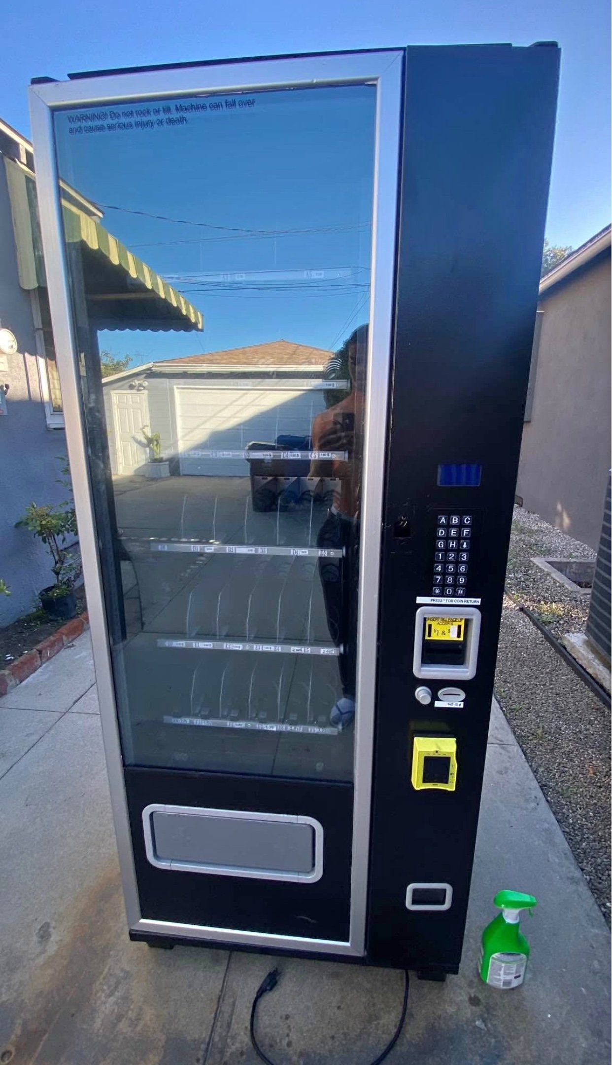 Piranha G636 Combo Vending Machine