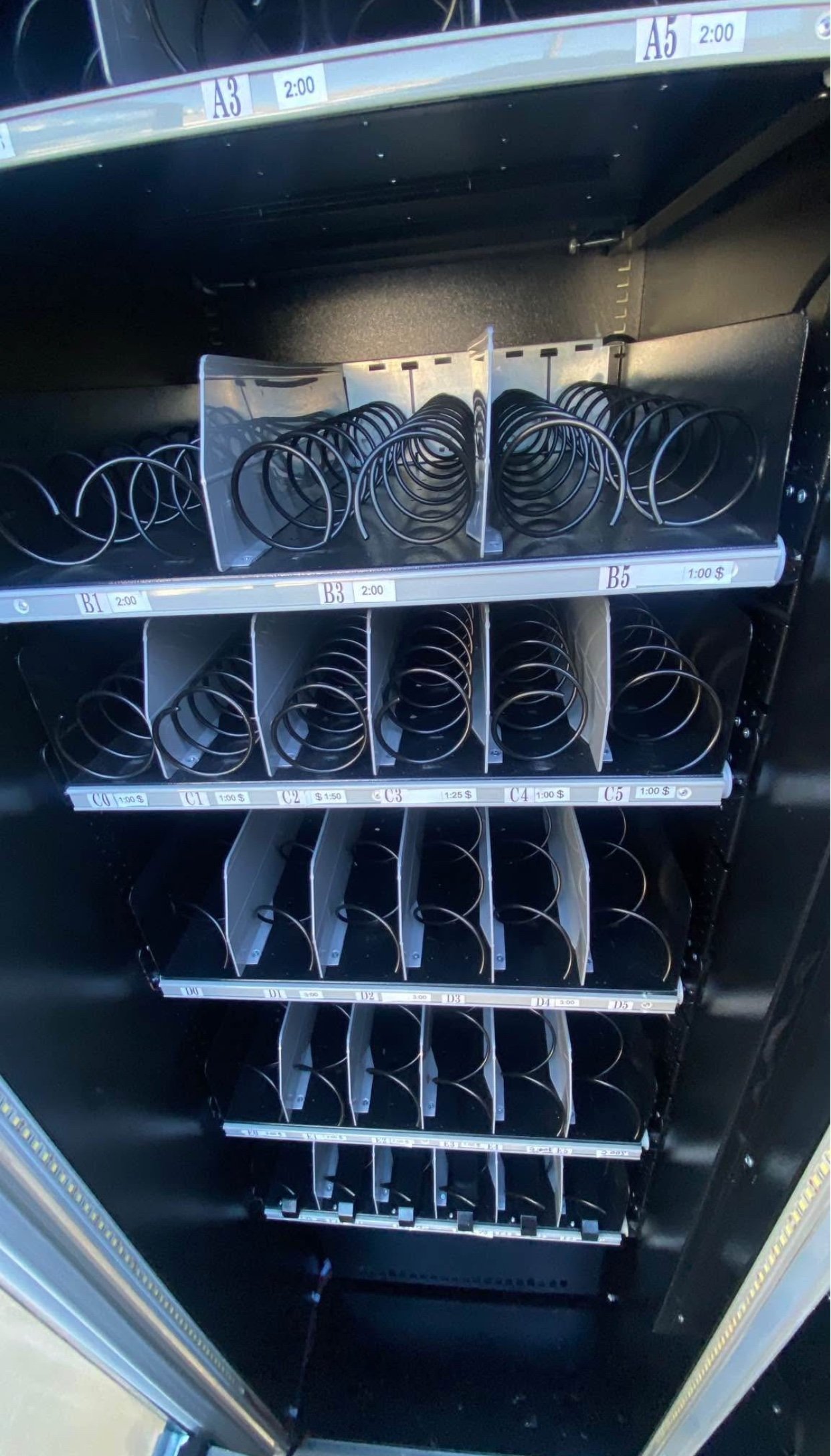 Piranha G636 Combo Vending Machine