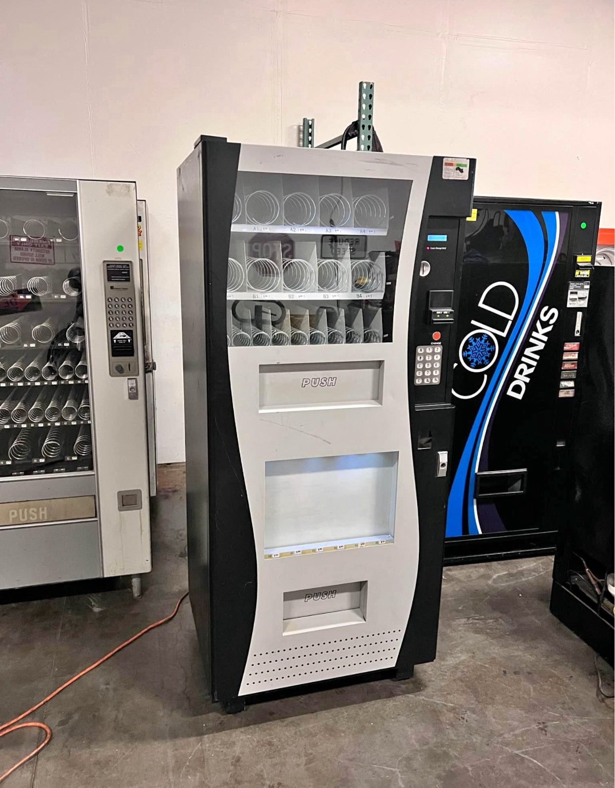 Genesis GO-380 Snack and Drink Combo Vending Machine