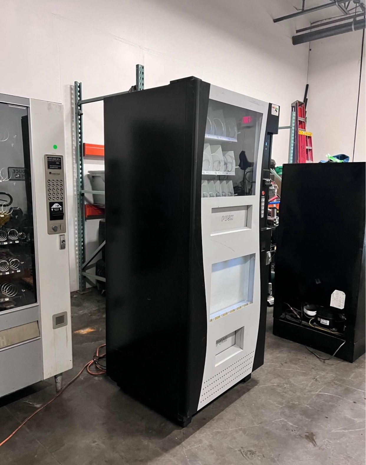Genesis GO-380 Snack and Drink Combo Vending Machine