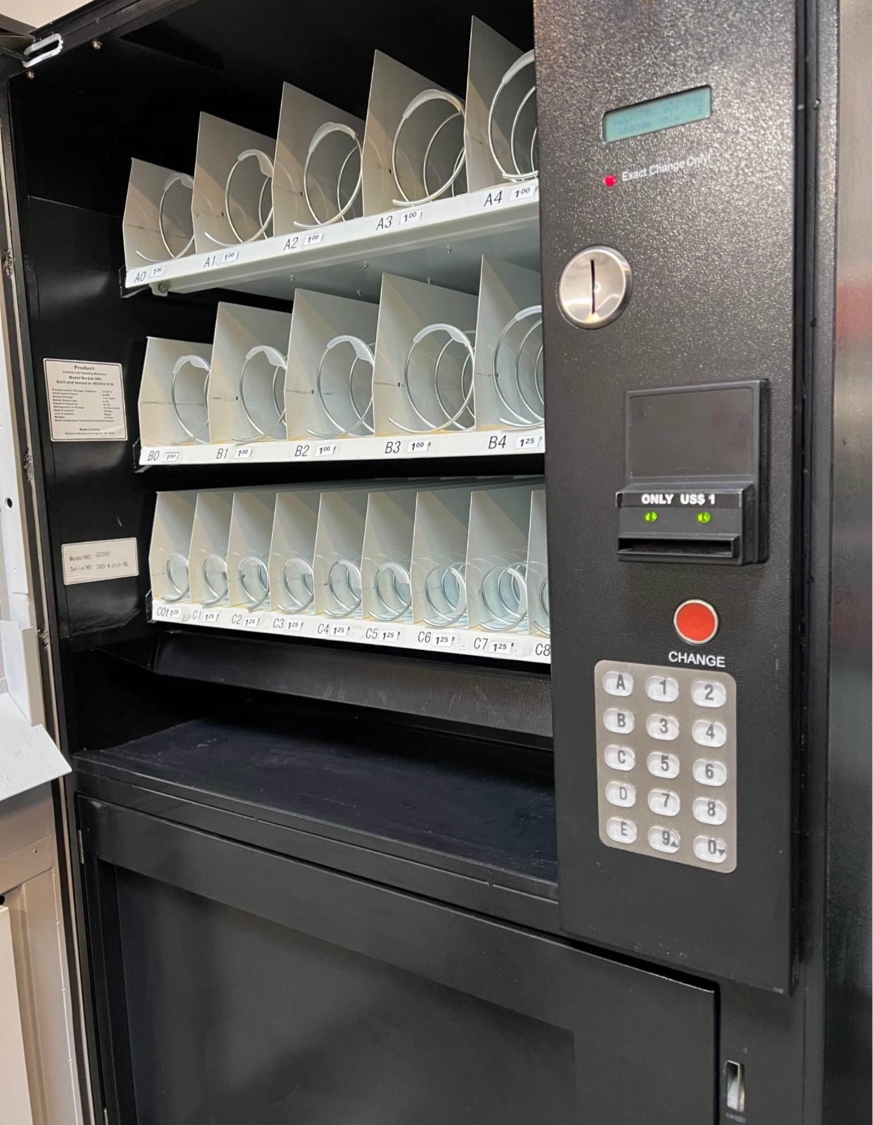 Genesis GO-380 Snack and Drink Combo Vending Machine