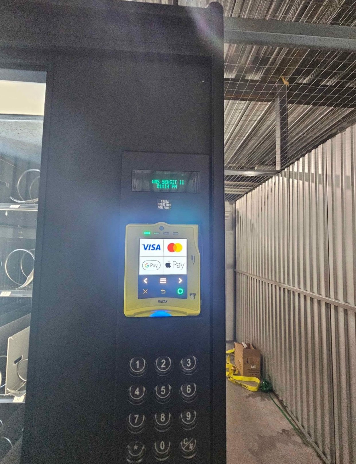 AMS 39 AVF Combo Vending Machine w/credit card reader Used AMS 39 AVF combo vending machine with card reader - view 6
