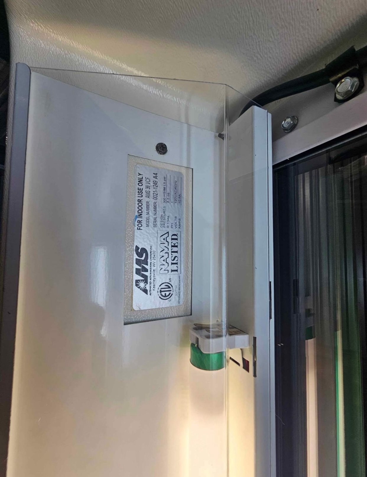 AMS 39 AVF Combo Vending Machine w/credit card reader Used AMS 39 AVF combo vending machine with card reader - view 3