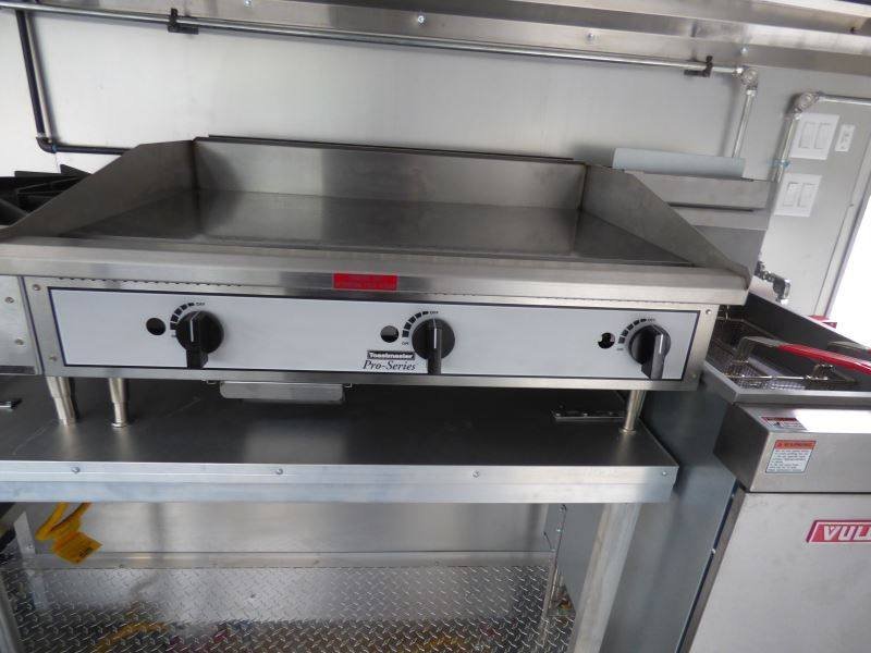 Concession Trailer Red 8.5′ x 16′ Catering Event Food Trailer & Appliances — photo 6