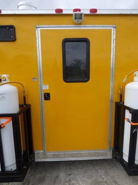 Concession Trailer 8.5′ X 18′ Yellow – Food Event Catering — photo 15
