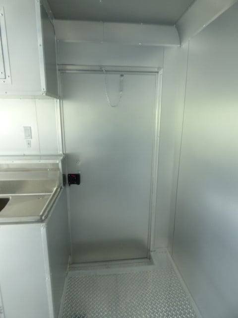 Concession Trailer 8.5′ X 16′ White – Food Event Catering — photo 9