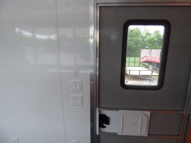 Concession Trailer 8.5′ X 16′ White – Food Event Catering — photo 7