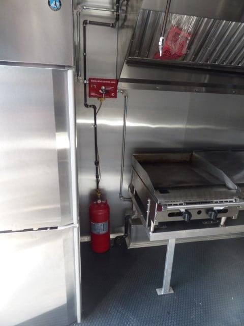 Concession Trailer 8.5 X 18 Red – Food Event Catering — photo 6