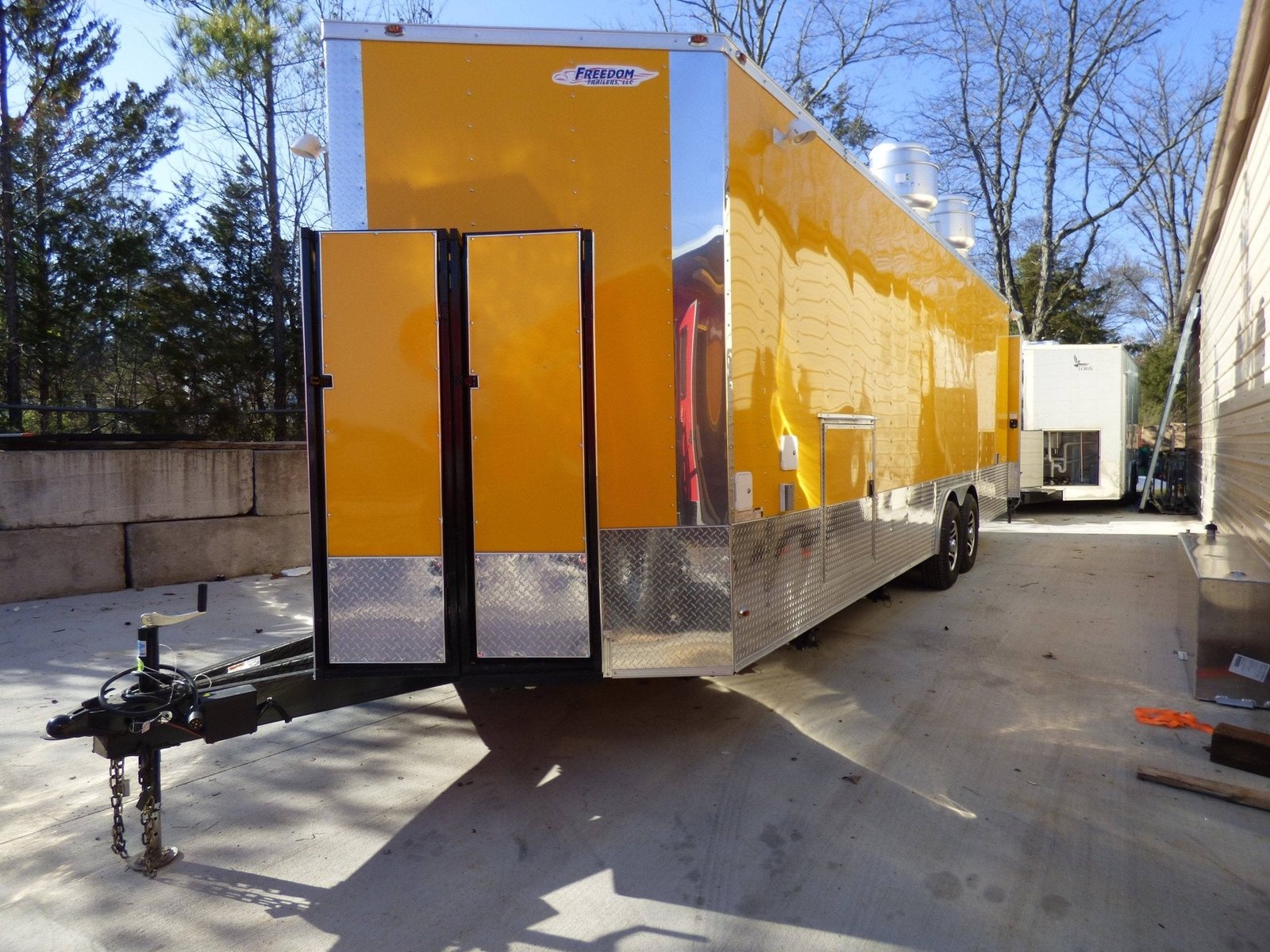 8.5′ x 25′ Concession Food Yellow Trailer — photo 8