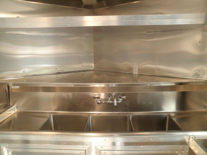 Concession Trailer 8.5’x20′ White – BBQ Smoker Food Concession — photo 13