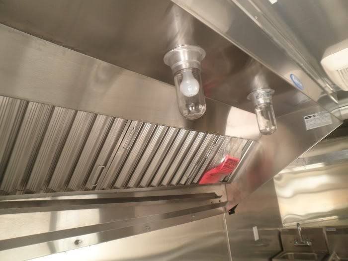 Concession Trailer 8.5’x18′ Catering BBQ Smoker Event (White) — photo 10