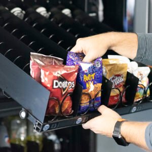 Seaga VP9200 combo merchandiser snack and drink - view 11