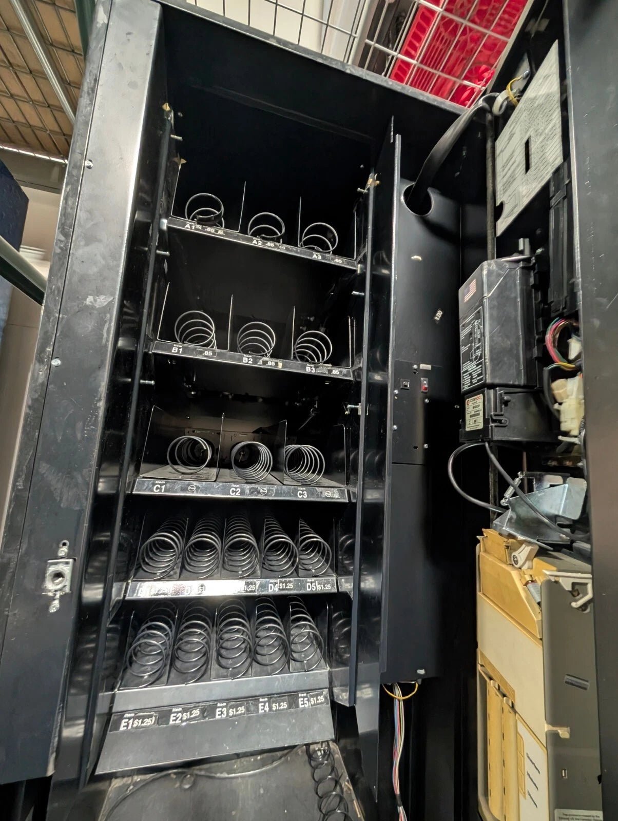 FSI Vending Machine Model 3132 — photo 2