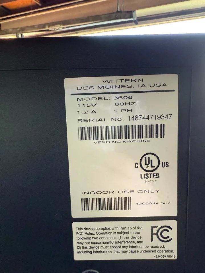 s-l960-1.webp Evoke 6 Snack Vending Machine - view 3