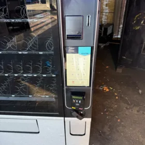 Evoke 6 Snack Vending Machine - view 2
