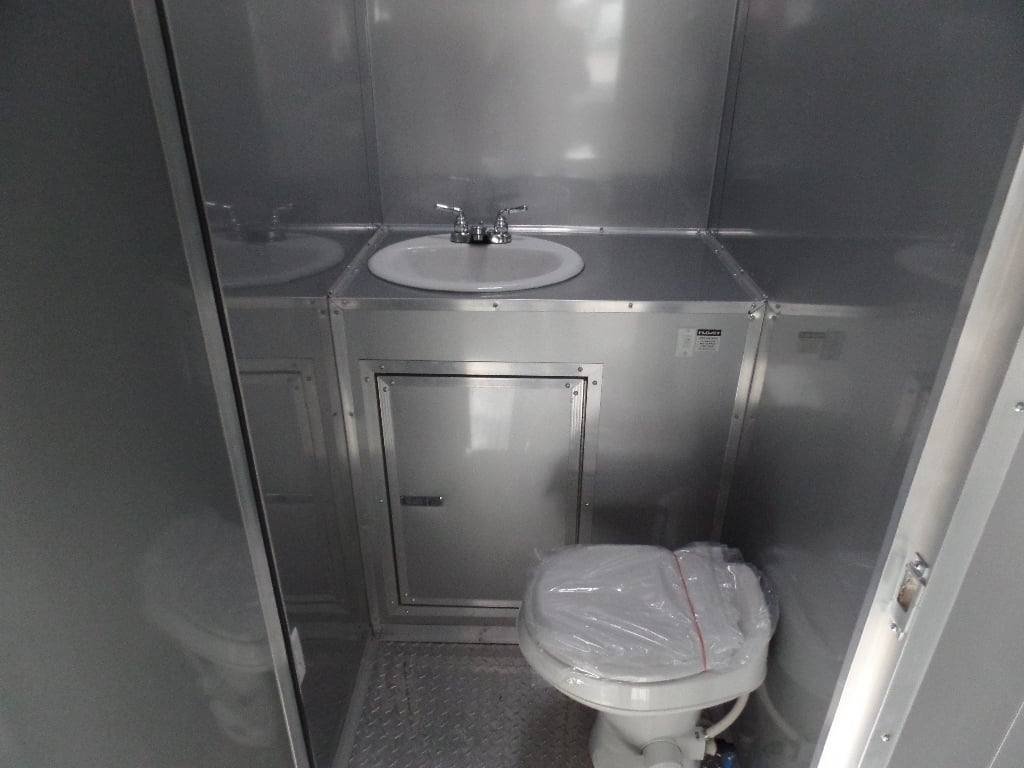 8.5′ x 40′ Concession Food Gooseneck Trailer — photo 4
