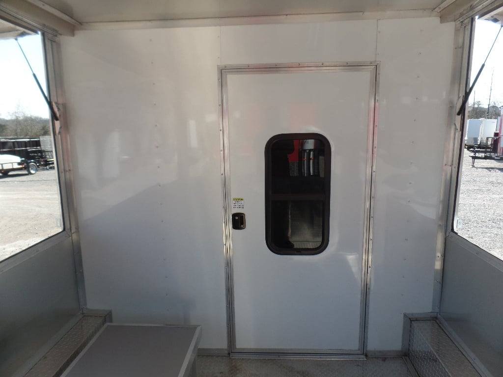 8.5′ x 20′ Concession Food Trailer White BBQ Event Catering — photo 2