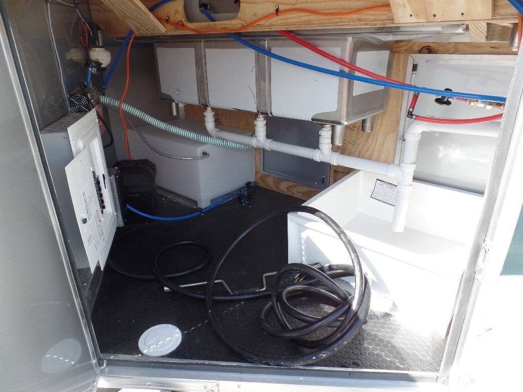 8.5′ x 30′ Food Catering Event Emerald Green Concession Trailer — photo 11