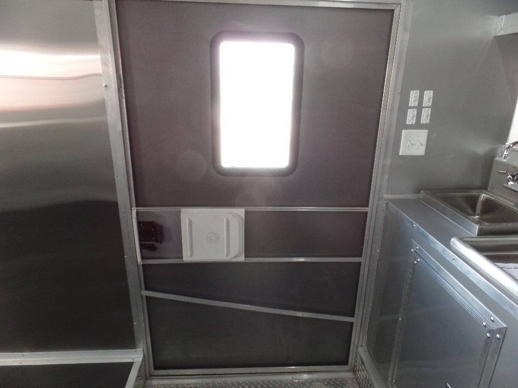 8.5′ x 30′ Food Catering Event Emerald Green Concession Trailer — photo 5