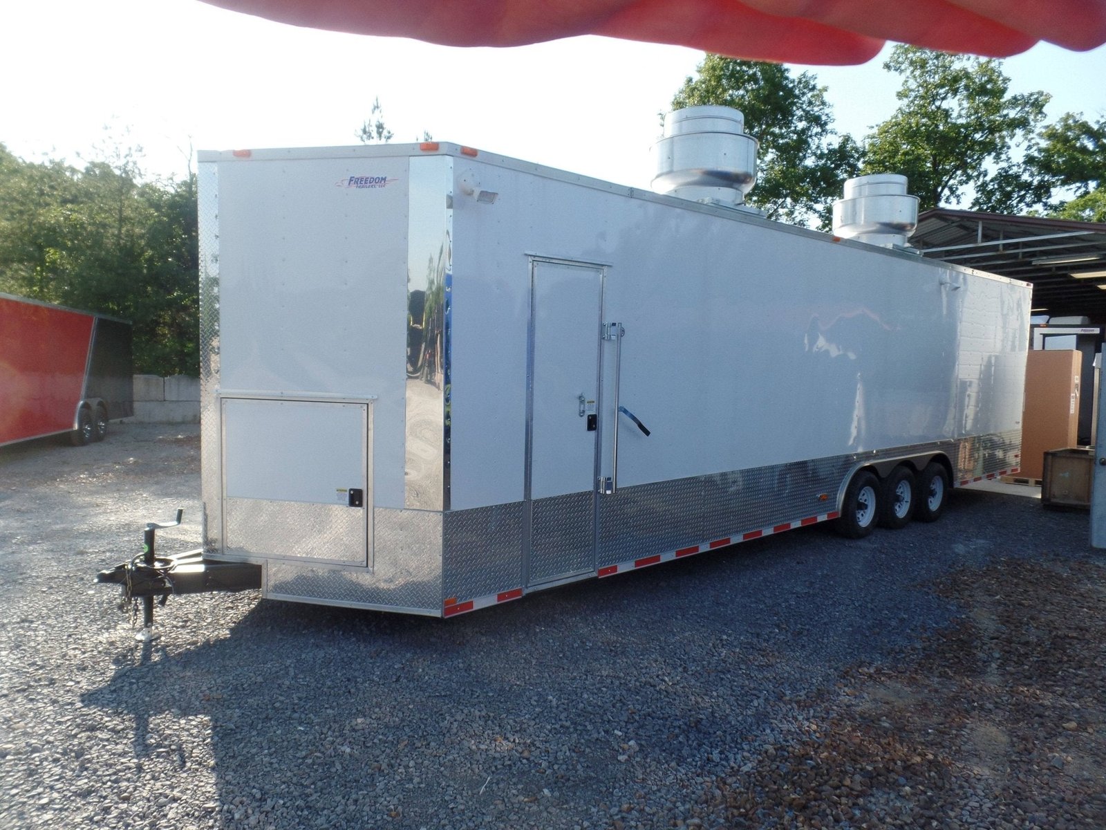 8.5′ x 32′ Concession Food Trailer Concession White Event Catering — photo 5