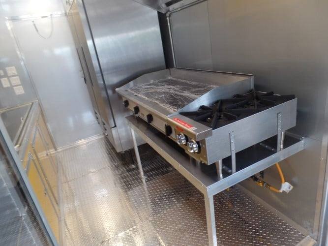 8.5′ x 30′ Concession Food Trailer Lime Green — photo 9