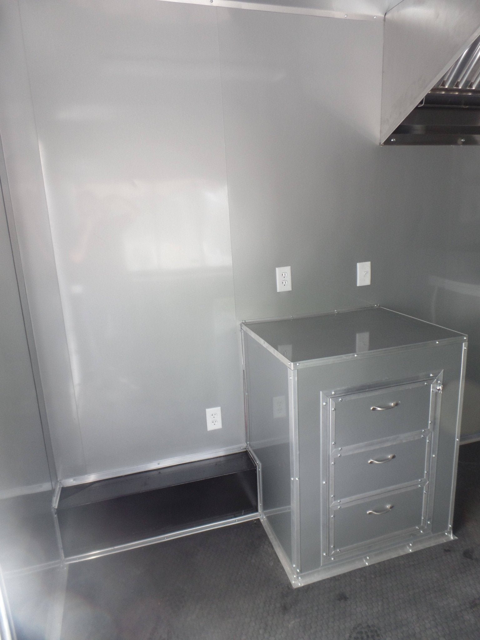 8.5′ x 22′ Concession Trailer Silver BBQ Event Catering — photo 7