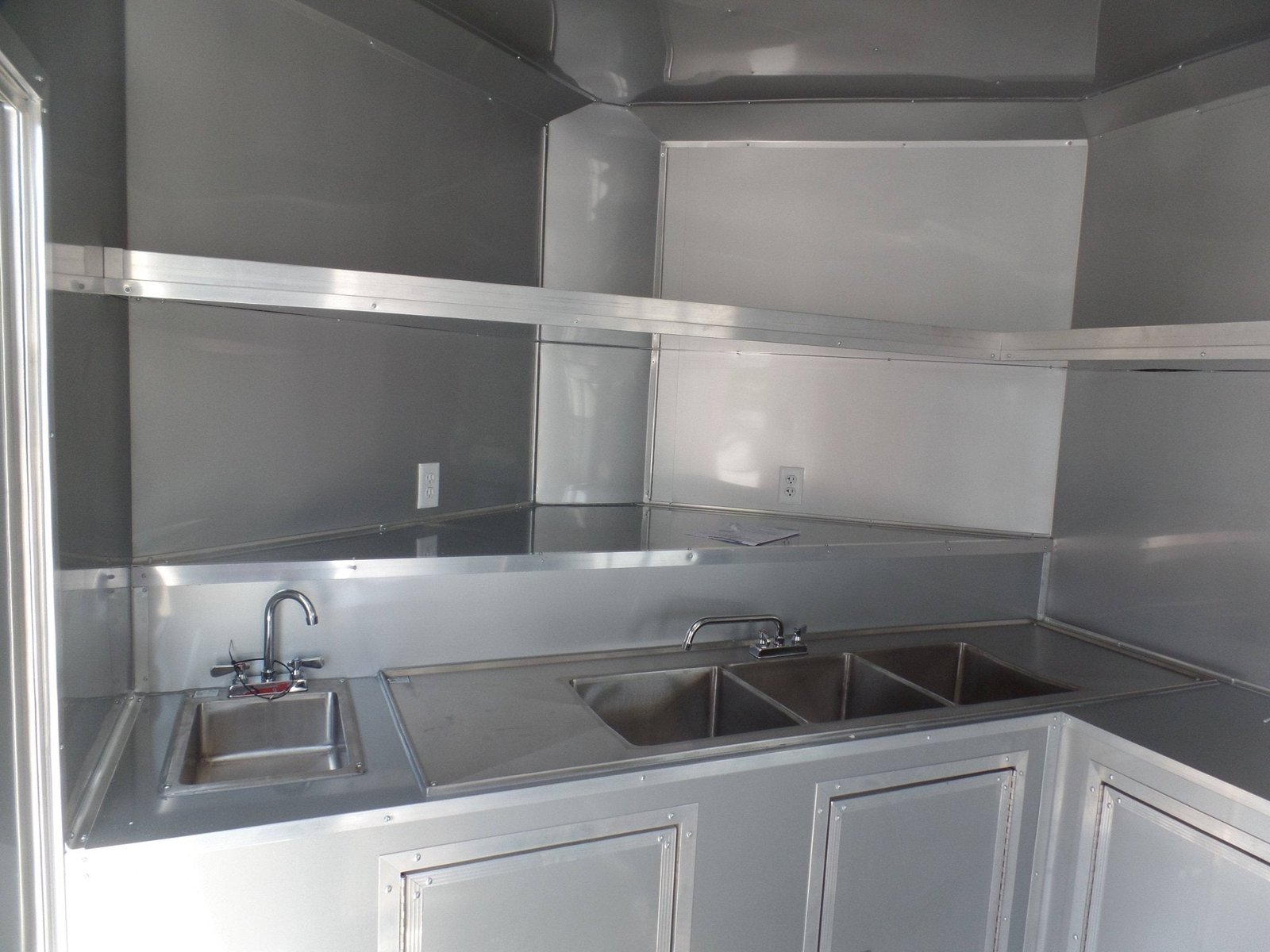 8.5′ x 28′ Concession BBQ Food Trailer Red Event Catering — photo 4